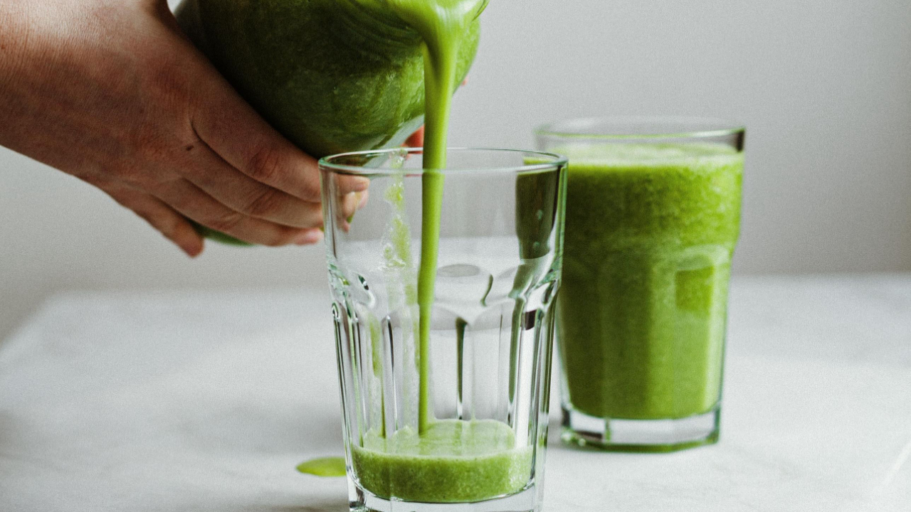 Keto-Friendly Low-Carb Green Juice Recipe